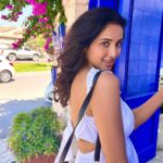 Riya Suman Instagram - Greek flavoured Turkish town, cobblestone roads, vibrantly painted doors, beautiful & dreamy, Alacati is truly a gem! 💎 Alaçatı,Çeşme