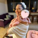 Rochelle Rao Instagram - Mine ❤️ @rochellerao and mine 💝 … the most beautiful parts of my world Always and forever 🫶🏻 कैसे तुझसे दिल ना लगाए कोई? रब्बा ने तुझको बनाने में कर दी हैं हुस्न की ख़ाली तिजोरियाँ काजल की सियाही से लिखी हैं तूने जाने कितनों की लव-स्टोरियाँ #blessed 🙏