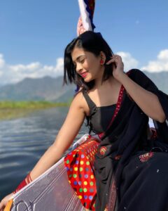 Ruchira Jadhav Instagram - नूर-ए-कश्मीर 🖤 हूर-ए-कश्मीर

#RuchiraJadhav