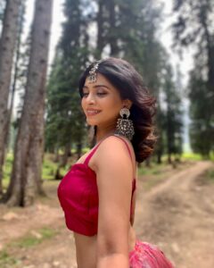 Ruchira Jadhav Instagram - Chanelling my inner रानी 💗✨🌙 

#RuchiraJadhav