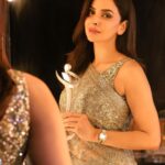 Saba Qamar Zaman Instagram - I want to extend my heartfelt gratitude to all of you, my amazing fans, for your unwavering support and love throughout this incredible journey. Winning this award for Kamli made me very emotional and I couldn't have achieved this without your constant encouragement. This award isn't just a reflection of my efforts, but also a testament to the hard work and dedication of an incredible team that stood by me every step of the way. To my amazing fans who made this happen, I'm nothing without you, you're my strength that I'll cherish for the rest of my life , I’ll be forever grateful to you guys 🤍 My dear manto jee @sarmadkhoosat thank you for believing in me and trusting me to play Hina this entire journey has been an emotional rollercoaster ride and we've made the best memories together. To my fellow cast and crew members, thank you for your passion and commitment to making this film a success. This award belongs to all of us, and I am immensely proud and humbled by what we have accomplished together. Here's to more unforgettable stories and shared moments in the future. Thank you from the bottom of my heart ♥️💫 ~Peace & lots of love ♥️🤗 #BestActress #LSA2023 #TeamWorkMakesTheDreamWork @luxstylepk Styled by @mavikayani Saree @sabyasachiofficial Hair & makeup @nabila_salon 📸 @waqar_ahmed_butt