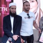 Sahar Afsha Instagram - Glimpses of most successful & beautiful event @majlis.expo & some Heart touching words by @anas_saiyad20 It’s always great to have u @sanakhaan21 An appreciation post for my husband @arizzshaikh Allahamdulliah . . . . . . . . . . . . . . . #majlis #expo #anasmufti #muftianas #sanakhan #saharafsha #fleamarket #exbition #bangalore Bangalore, India