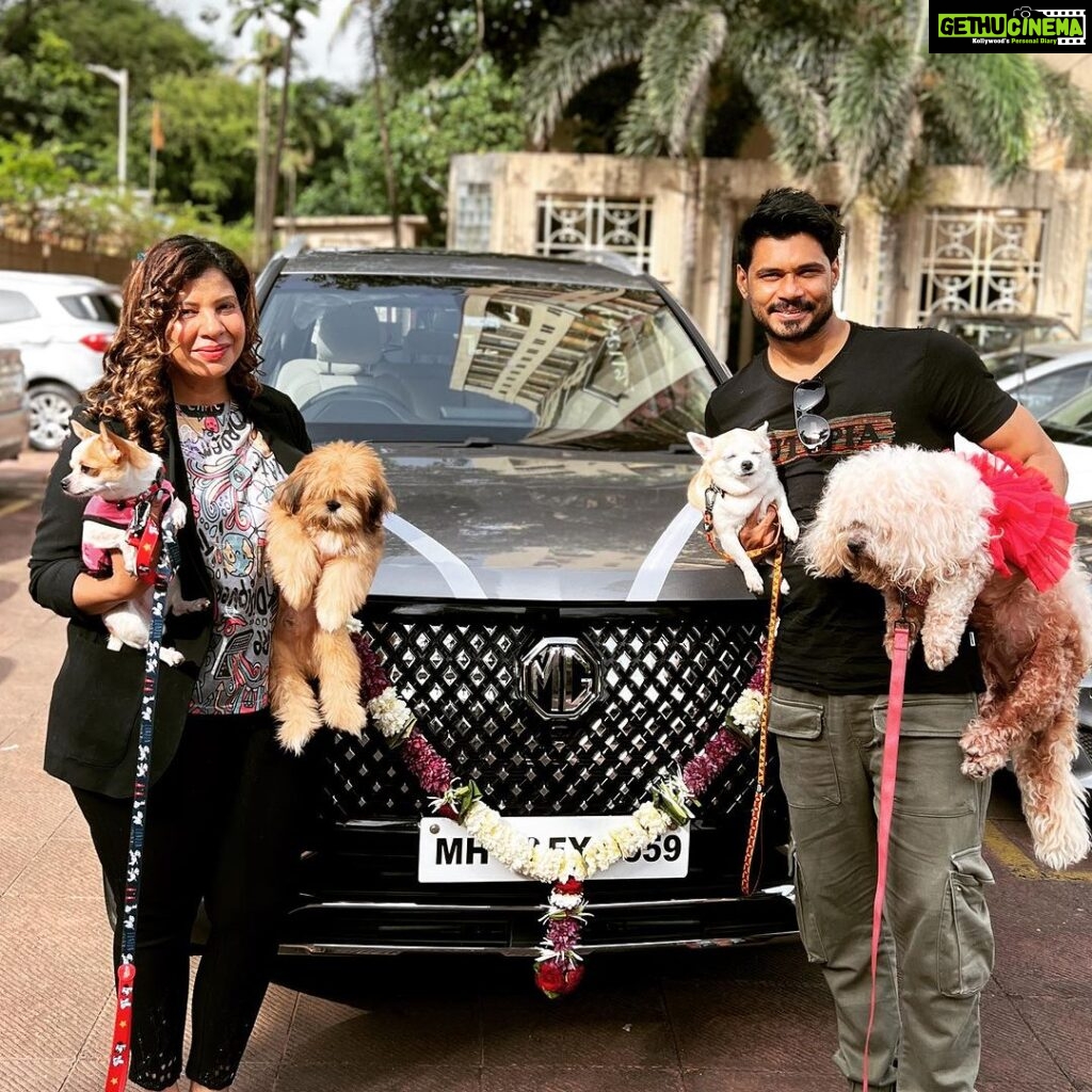 Sambhavna Seth Instagram - Big Family Bigger Car Thank you so much @mgmotorin for the Amazing Delivery ❤