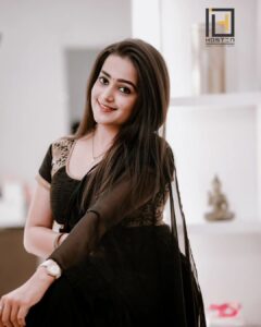 Samskruthy Shenoy Instagram - Black is my happy colour 🖤
PC - @hostenofficial 

#loveforblack #randomclicks #samskruthyshenoy #samskruthy #hostenofficial