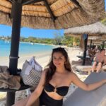 Sanaya Pithawalla Instagram – Why can’t it be beach day everyday 🏖️ 👙 🍹 

@goldcoastfilmsofficial @mauritius.tourism @mtpaindia Mauritius, Indian Ocean, Africa