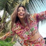 Sanchita Banerjee Instagram - Bold & Beautiful Vibes🌈 #bold #beauty #beautiful #actorslife #sanchitabanerjee #love #instagood #positivity #happy #instadaily #ootd #smile #actress #treanding #cute #viral