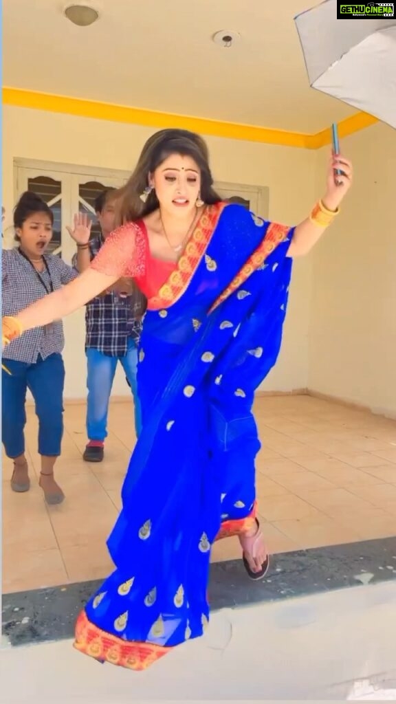 Sanchita Banerjee Instagram - Fun Unlimited 😂🤣😆 #masti #funny #funnyreels #funnyvideos #comedy #viral #sanchitabanerjee #instagood #positivity #love #instadaily #cute #beautiful #actorslife #beauty #blessed #actress #team