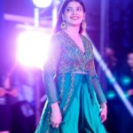 Sanchita Shetty Instagram - Every appreciation counts. Respect & love to All my fan’s for this special award Category : *PEOPLE’S CHOICE ACTRESS* Event : Studio One Golden Icon awards @studiooneincentertainments Photography : @mindfokasphotography Costume : @naziasyedofficial Makeup hair : @isanchitaa #awards #respect #love #peace #bliss #sanchita #sanchitashetty #spreadlovepositivity ❤️