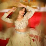 Sanchita Shetty Instagram - 🌷 Photography : @aaronprince_photography Makeup & hair style : @rifas_makeup Costume : @naziasyedofficial #saree #sareelove #sareefashion #sareelover #festive #festivevibes #deepavali #diwali #diwalivibes✨ #sanchita #sanchitashetty #spreadlovepositivity ❤️