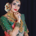 Sangeetha Bhat Instagram - Traditional look💕 Mua: @makeup_by_nethraraajesh Muse : @sangeetha_bhat Hair : @hairstyle_by_anitha Photography: @v_photographystudio Jewellery: @sakhee_salon_spa_bangalore To learn this look join our upcoming batch Contact 9880538153 #makeuptutorial #makeupoftheday #makeuptransformation #makeuplover #makeupcommunity #makeupclass Hennur Main Road