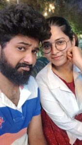Saravana Vickram Instagram - Without idly there is no chutney 💕💕💕

Me and my chutney @saravanavickram 

#saravanavickram #vjdeepika #PrimeReels