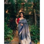 Sayali Sanjeev Instagram - • Saree by @aura_benaras Styled by @trushala_nayak MUA & Hair @smrutibhurke_mua Clicked by @deepali_td_official • • #promotions #stylediaries #marathimulgi #goshtaekapaithanichi महाराष्ट्र