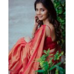 Sayali Sanjeev Instagram - Just ❤️ • • • Saree & blouse @eternitybysakshi MUA @smrutibhurke_mua Clicked by @deepali_td_official • • #goodevening #postingafteralongtime Mumbai, Maharashtra