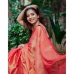 Sayali Sanjeev Instagram - Just ❤️ • • • Saree & blouse @eternitybysakshi MUA @smrutibhurke_mua Clicked by @deepali_td_official • • #goodevening #postingafteralongtime Mumbai, Maharashtra