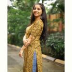 Sayali Sanjeev Instagram - 💫 • • • Wearing @radheya_collection • • #goodevening Mumbai, Maharashtra