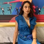 Sayani Gupta Instagram - Mood is BLUE 💙 Hair - @paloshell MUA - @eshwarlog Styled by - @sayanigupta Wearing- @stylemati with her tie & dye DMs Shot & Edited - @paloshell For #badminton @largeshortfilms @mumbaifilmfestival #mami #filmfestival #dibakarbanerjee #largeshortfilms #sayanigupta #texture #beachytexture #tousledhair #naturalwaves #shorthairstyle #hairstyles #hairstyleideas #coolhairstyle #goodhairday #hairbypalomi Jio MAMI Mumbai Film Festival