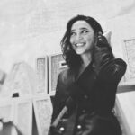 Sayani Gupta Instagram - When your brilliant friend @ishikamohanmotwane points her camera towards you! @mumbaifilmfestival closing! In @themudy.official