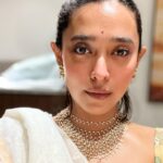 Sayani Gupta Instagram - Classic-Cal My new @fabindiaofficial find 🤍 With @amrapalijewels #nobase #clearskin