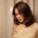 Sayani Gupta Instagram - Finally wore my newest Dhakai 🤍🤎 Necklace @curiocottagejewelry HMU 📷 @makeupartist_prasenjit 💫