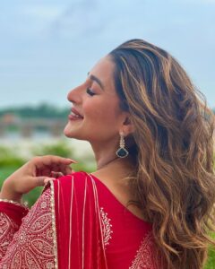 Sayantika Banerjee Instagram - 🩷…..#withlovesayantika 

Anarkali - @ranjhindia 
Styling- @sandip_jaiswal 
Makeup n Hair- Yours Truly