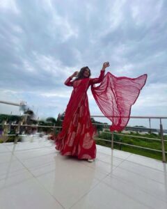 Sayantika Banerjee Instagram - 🩷…..#withlovesayantika 

Anarkali - @ranjhindia 
Styling- @sandip_jaiswal 
Makeup n Hair- Yours Truly