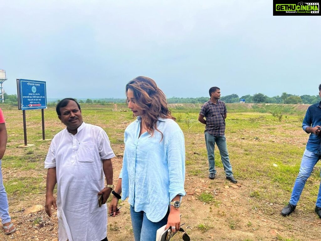 Sayantika Banerjee Instagram - Bankura District Chhatna Panchayat Samity and BDO office visit… #pasheachibankura #susuniahills