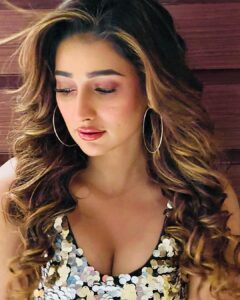 Sayantika Banerjee Instagram - Who set up my mood on shuffle?
#withlovesayantika 
#photoshoot #portrait #actor #mood #instagood #sayantikabanerjeeofficial