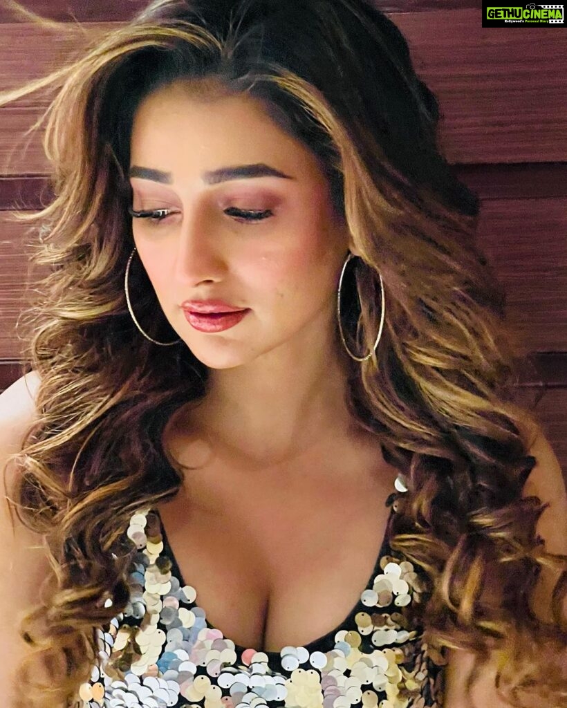 Sayantika Banerjee Instagram - Who set up my mood on shuffle? #withlovesayantika #photoshoot #portrait #actor #mood #instagood #sayantikabanerjeeofficial