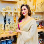 Sayantika Banerjee Instagram - মা আসছে। #durgapuja2023 #withlovesayantika #festival #durgapuja #love #lights #kolkata #sayantikabanerjeeofficial
