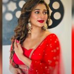 Sayantika Banerjee Instagram - মহানায়ক সম্মান ২০২৩ Costume & Styling - @rabhisek Makeup- Amir Hair- @arup9099 Accessories- @bohurupi_santiniketan Team Sayantika- @am.it4259 @goutambhowmik12