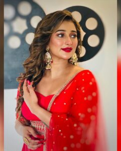 Sayantika Banerjee Instagram - মহানায়ক সম্মান ২০২৩ 

Costume & Styling - @rabhisek 
Makeup- Amir 
Hair- @arup9099 
Accessories- @bohurupi_santiniketan 
Team Sayantika- @am.it4259 @goutambhowmik12