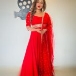 Sayantika Banerjee Instagram - মহানায়ক সম্মান ২০২৩ Costume & Styling - @rabhisek Makeup- Amir Hair- @arup9099 Accessories- @bohurupi_santiniketan Team Sayantika- @am.it4259 @goutambhowmik12