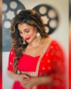 Sayantika Banerjee Instagram - মহানায়ক সম্মান ২০২৩ 

Costume & Styling - @rabhisek 
Makeup- Amir 
Hair- @arup9099 
Accessories- @bohurupi_santiniketan 
Team Sayantika- @am.it4259 @goutambhowmik12