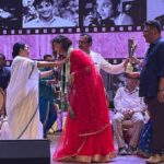 Sayantika Banerjee Instagram - মহানায়ক সম্মান ২০২৩ আমাকে এই বৃহত্তর সম্মানের যোগ্য ভাবার জন্যে আমি ধন্যবাদ জানাই আমার মাতৃসমা মাননীয়া মুখ্যমন্ত্রী শ্রীমতি মমতা বন্দ্যোপাধ্যায় @mamataofficial এবং তথ্য ও সংস্কৃতি দপ্তর পশ্চিমবঙ্গ ও সর্বোপরি আমার দর্শক। সম্মান ও ভালোবাসা এক শিল্পীর সারা জীবনের সম্পদ, এই সম্মান আরও ভালো করে কাজ করার অনুপ্রেরণা দেবে। ধন্যবাদ🙏🏻