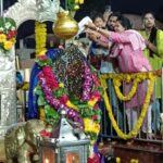 Seema Singh Instagram - जय शनि देव 😇🙏. . . . . #jaishanidevji #shanisignapur #saturday Shanidev Temple, Shinganapur