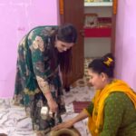 Seema Singh Instagram - जय छठी मैया😇🙏 . . . . #kharna #kharnakitaiyaari #chhathpuja #mahaparv #haichhathimaiya #bihar #barbigha #trending #reels #ootd #video
