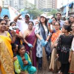 Seema Singh Instagram - आज मैं भारतीय जनता पार्टी एवं महानगरपालिका मुंबई और लालजी पाड़ा कांदिवली पश्चिम के नगरसेवक @kamleshyadav1802 जी के आमंत्रण पर स्वच्छता अभियान की हिस्सा बनी ...इस मुहिम का हिस्सा बनकर मुझे बहुत अच्छा लगा..मैं इसके लिए देश के और इस मुहिम के रचनाकार यशस्वी प्रधानमंत्री आदरणीय नरेंद्र @narendramodi जी का आभार प्रकट करती हूं..साथ ही लालजीपाड़ा के नगरसेवक कमलेश यादव जी ,भाजपा कांदिवली पश्चिम मुंबई, एवं महानगरपालिका मुंबई का इस सफल आयोजन के लिए और मुझे इस अभियान से जोड़ने के लिए धन्यवाद करती हूं. स्वच्छ समाज स्वच्छ भारत स्वच्छ देश एक कदम स्वच्छता की ओर.... आपकी सीमा सिंह अभिनेत्री सह नेत्री प्रदेश महासचिव (बिहार प्रदेश यूथ विंग) लोजपा रामविलास