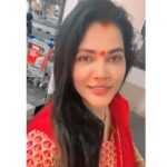Seema Singh Instagram - उड़ रही है पल पल ज़िंदगी…. रेत सी और …. हमे वहम है कि हम बड़े हो रहे है 🌈❤️ . . . . #photooftheday #thoughts #morning #sunday #funday
