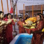 Seema Singh Instagram - महापर्व छठ के संध्या अर्घ्य की ढेर सारी शुभकामनाएँ🙏 जय छठी मैया 😇 Barbigha