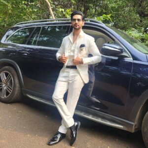 Shakti Arora Instagram - I decide the Vibe!! 😎
.
.
#shaktiarora
#ghkkpm 
#mytoy