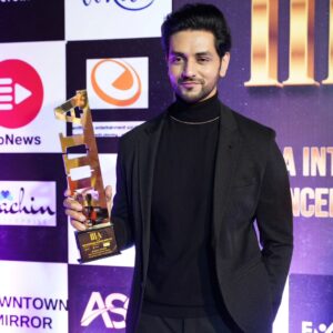 Shakti Arora Instagram - Heard you missed me!
#shaktiarora
#Best actor for #ghumhaikisikeypyaarmeiin
