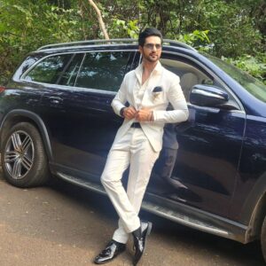 Shakti Arora Instagram - I decide the Vibe!! 😎
.
.
#shaktiarora
#ghkkpm 
#mytoy