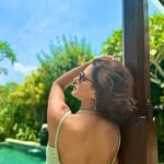 Shakti Mohan Instagram – What I usually do when someone comes over 🏠😆👀 #iykyk 
Chillin in the most spectacular villa @desavisesa 
@oneaboveglobal @touristers 
#Bali 🌊 Desa Visesa Ubud