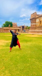 Shalu Menon Instagram - ❤️❤️
#dancereels #reelsviral #reelsinsta #insta #instafashion #loveislove #classical #music #actresses #filim #malayalamfilim #bharathnatyamdancers #classicaldance #indiandance #thanjavur #thanjavurtemple
