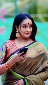 Shalu Menon Instagram - @shalumenonhere 👸👸👸
#shalumenon #shalumenonhere #mallu #malluactress #serialactress #malluserial #mollywood #movies #smile #keralaactress #actress #actor #malayalam #kerala #joy #keralagram #mazhavilmanorama #manjilvirinjapoovu #l #fashion #beauty #style #attitude #perfection #lady