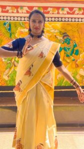Shalu Menon Instagram - ❤️❤️❤️
#temple #guruvayoor #guruvayurtemple #music #classicalmusic #dancereels #dancer#performer #insta #instagramreels #reelsinsta #reelinstagram #serial #malayalamserial #actresses #trending