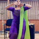 Shalu Menon Instagram - ❤️❤️❤️❤️ #shalumenon#dance #dancereels #dancer #instalove #instaphoto #classical #classicaldancer#actresses #malayalamactress #malayalamserialactress #lovesongs #lovequotes #red #music #sarathmusicdirector #filim #malayalamcinema #indianclassicaldance #bharathnatyamdancer #trendingreels
