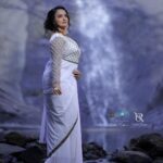 Shalu Menon Instagram - Gud mrng …. The past is in your head and the future is in your hands … happy sathrday and maha shivaratgri ashamsakal …. May lord shiva and godess parvathy bless you all with gud fortune and health . ❤️❤️❤️❤️ Photography @endlessframesof_nikhilmadhavan MUA @rechusajeemakeupartist Costume designed @mudra_by_maria #instagood #instadaily #instalike #instamood #instalove #model #fasion #fasionphotography #modelphotography #modelphotographer #mahashivratri #keralam #keralite #keralagram #keralatourism #malayalam #malayalamcinema #malayalamactress #malayalamserialactress #zeekeralamhd #keralagram_ #suryatv #modelshoot #fashiondesigner
