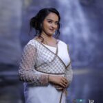 Shalu Menon Instagram - Gud mrng …. The past is in your head and the future is in your hands … happy sathrday and maha shivaratgri ashamsakal …. May lord shiva and godess parvathy bless you all with gud fortune and health . ❤️❤️❤️❤️ Photography @endlessframesof_nikhilmadhavan MUA @rechusajeemakeupartist Costume designed @mudra_by_maria #instagood #instadaily #instalike #instamood #instalove #model #fasion #fasionphotography #modelphotography #modelphotographer #mahashivratri #keralam #keralite #keralagram #keralatourism #malayalam #malayalamcinema #malayalamactress #malayalamserialactress #zeekeralamhd #keralagram_ #suryatv #modelshoot #fashiondesigner