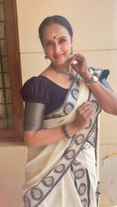 Shalu Menon Instagram - Kerala piravi Asamsakal…❤️❤️

#kerala#keralatourism #keralapiravi
#malayalam#malayalamsongs #malayalamcinema #actress#malayalamactress #malayalam serialactress#suryatv#suryaserials#performer #dancer#traditional itional#traditionalsaree #asianet #asianetserials #zeekeralamhd #zeekeralaactress